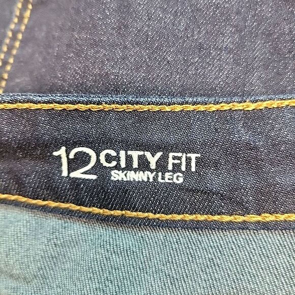 Liz Claiborne Womens Jeans Size 12 City Fit Skinny Leg Dark Blue 34x30.5 - Picture 7 of 8